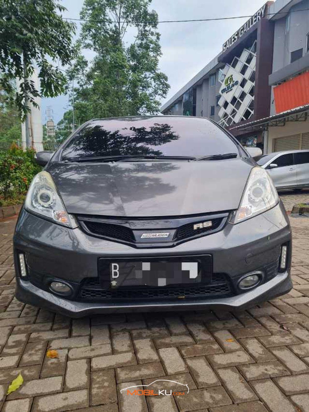 Mobil Honda Jazz 2012