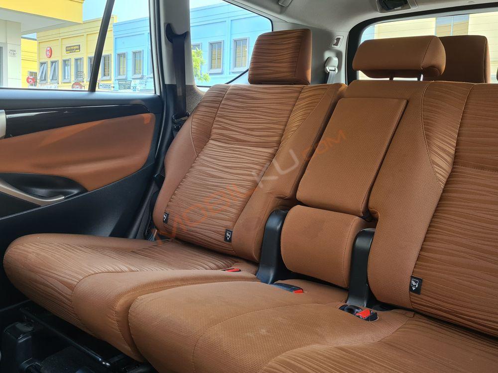 Mobil Toyota Kijang Innova 2016