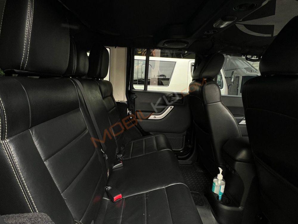 Mobil Jeep Wrangler 2012