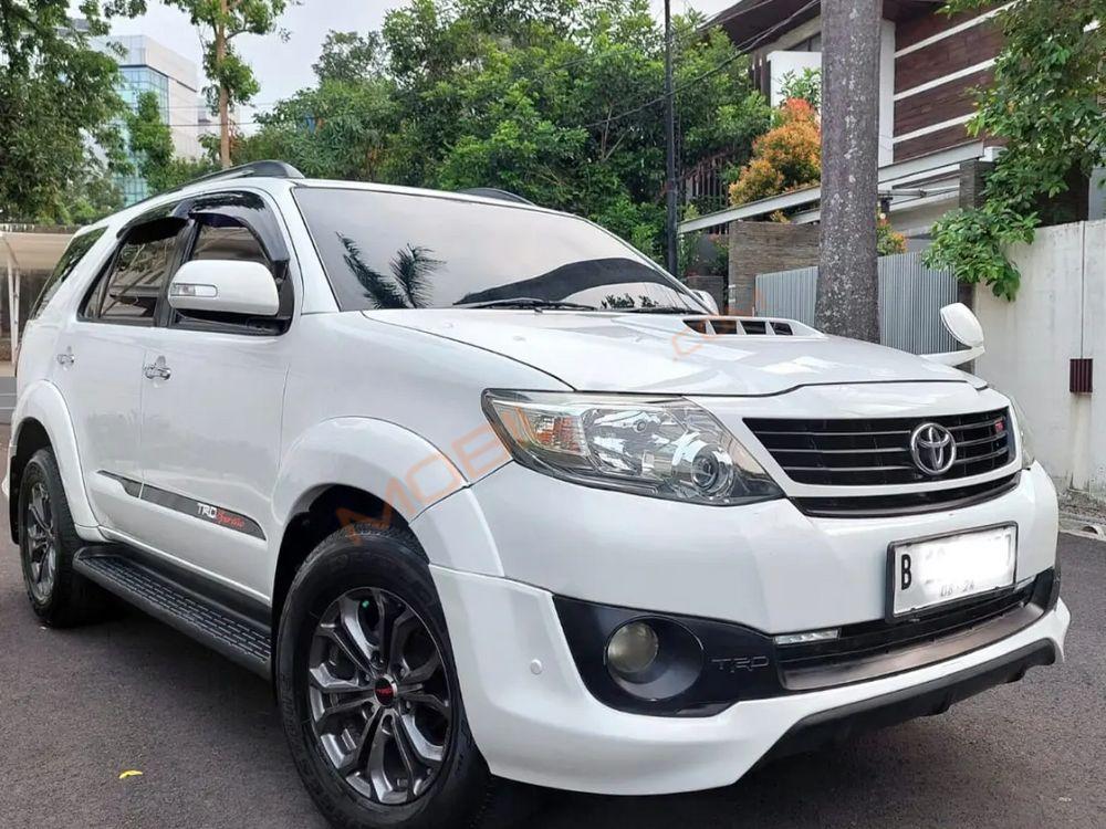 Mobil Toyota Fortuner 2014