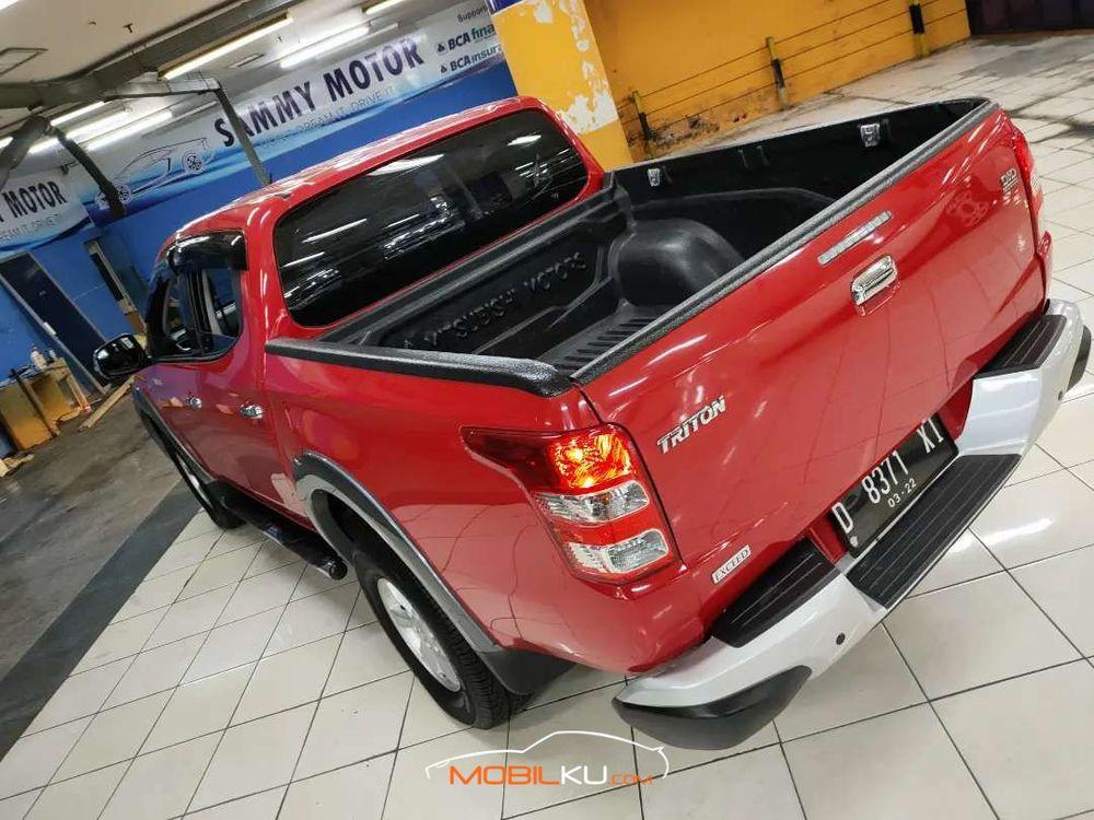 Mobil Mitsubishi Triton 2016
