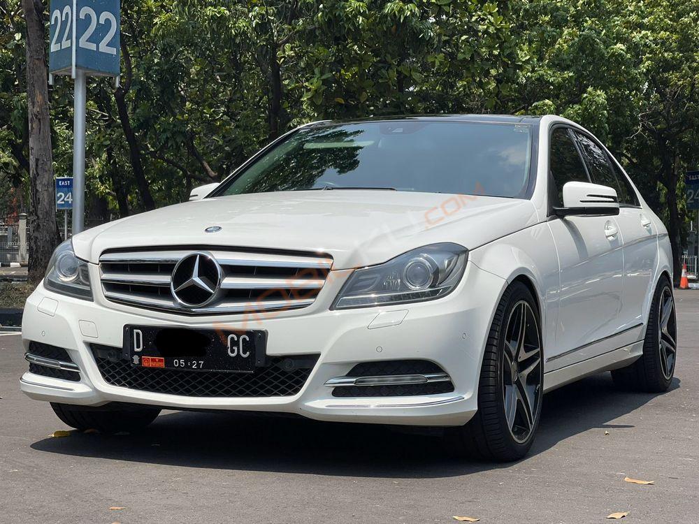 Mobil Mercedes-Benz C-Class 2013