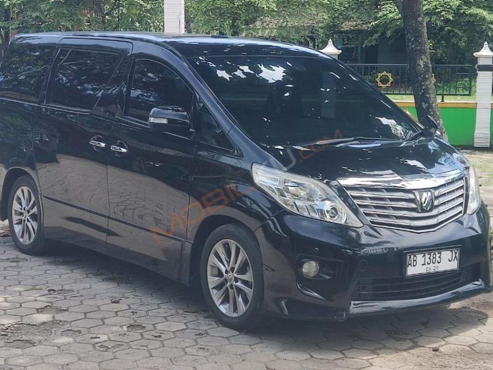Mobil Toyota Alphard 2010