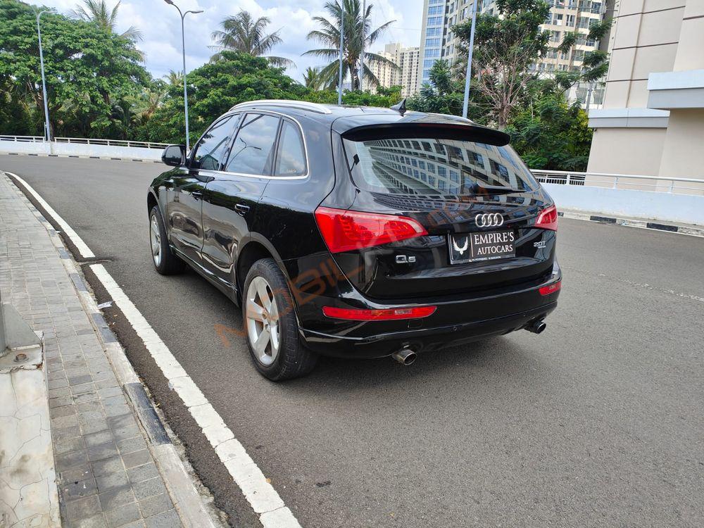 Mobil Audi Q5 2011