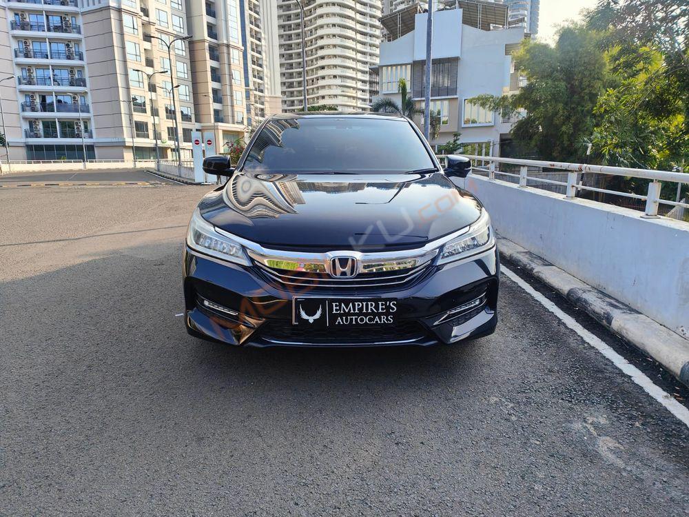 Mobil Honda Accord 2016