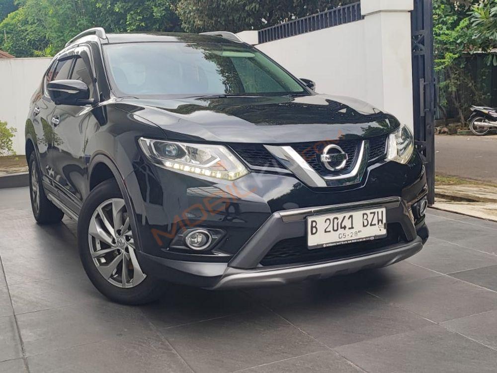 Mobil Nissan X-Trail 2018