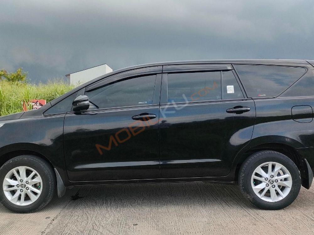 Mobil Toyota Kijang Innova 2020