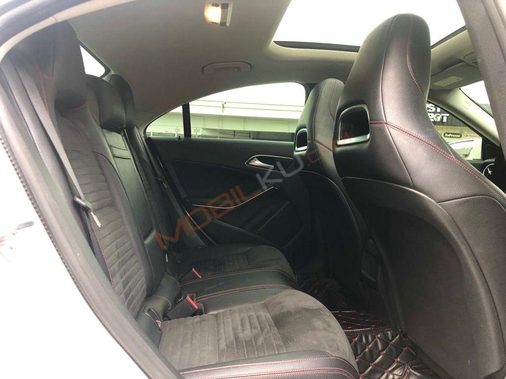 Mobil Mercedes-Benz CLA 2018