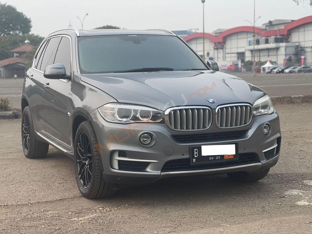 Mobil BMW X5 2016