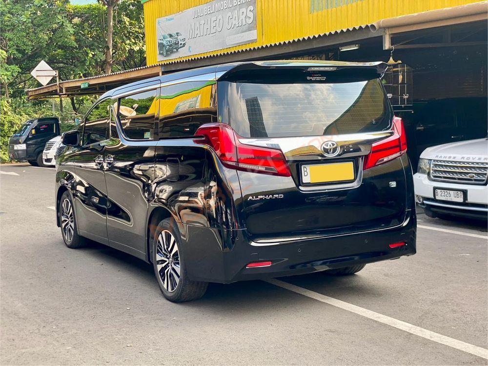 Mobil Toyota Alphard 2019