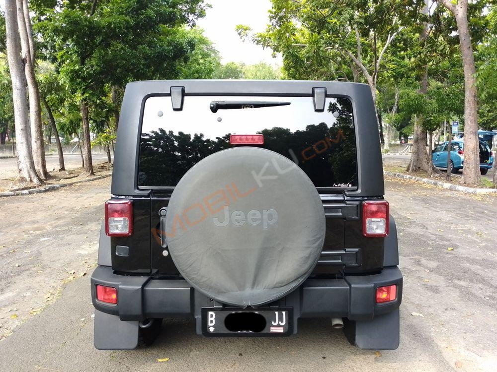 Mobil Jeep Wrangler 2011