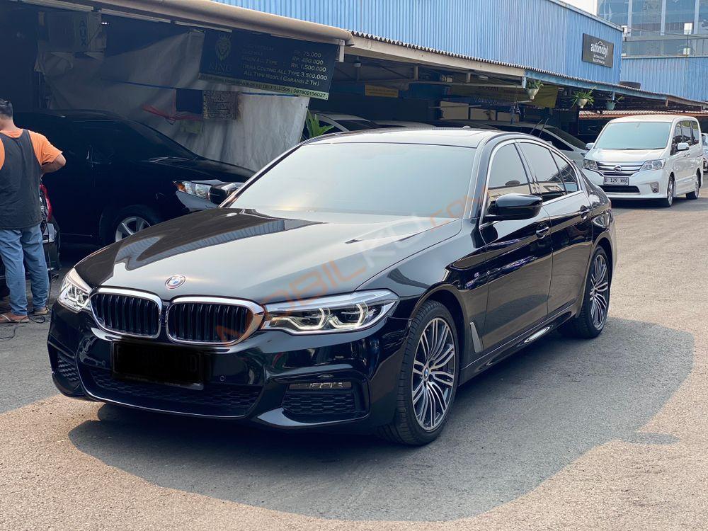 Mobil BMW 5 Series 2020