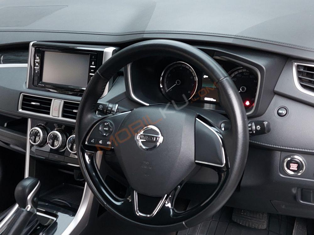 Mobil Nissan Livina 2020