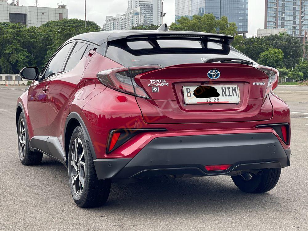 Mobil Toyota C-HR 2021