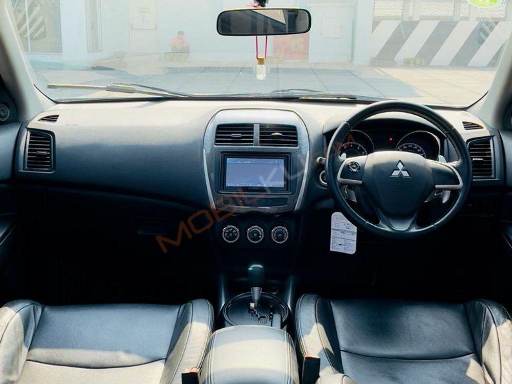 Mobil Mitsubishi Outlander Sport 2015