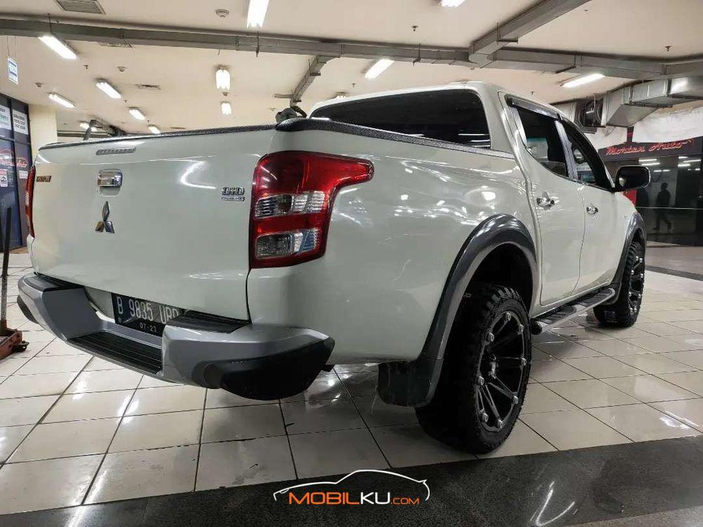 Mobil Mitsubishi Triton 2018