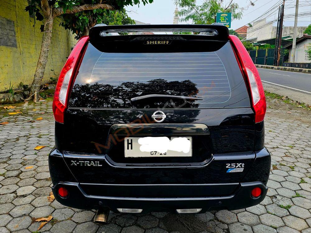 Mobil Nissan X-Trail 2009
