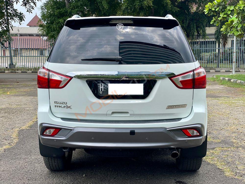 Mobil Isuzu MU-X 2017