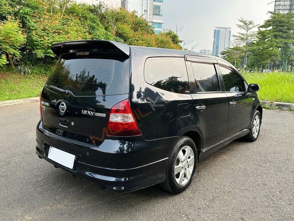 Mobil Nissan Grand Livina 2007