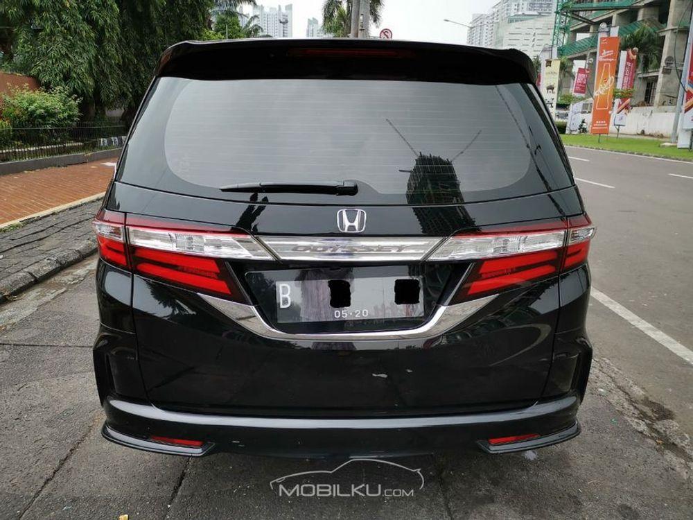Mobil Honda Odyssey 2015