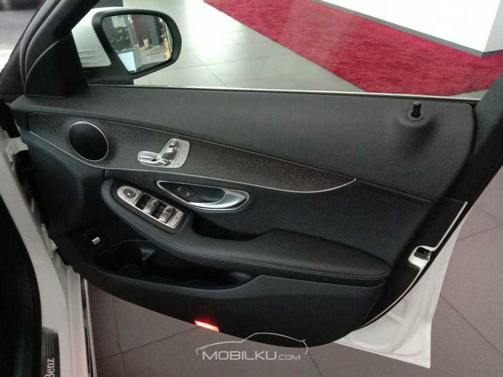 Mobil Mercedes-Benz C-Class 2019