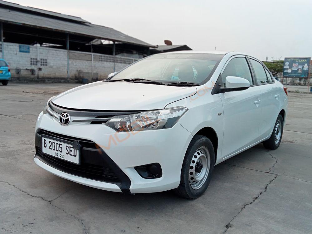 Mobil Toyota Limo 2014