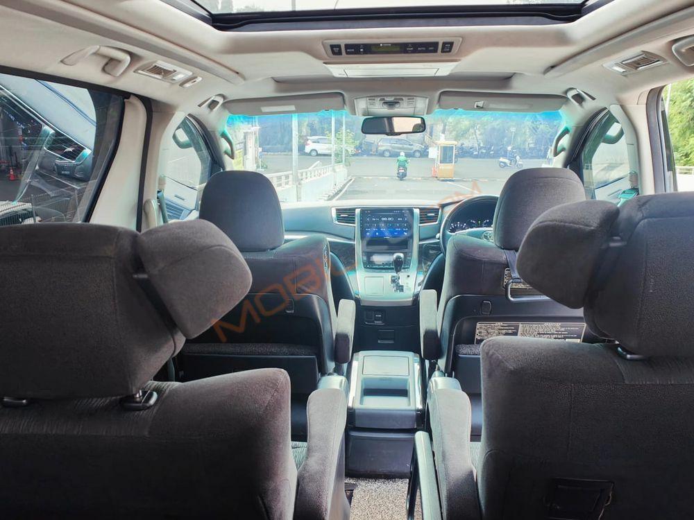 Mobil Toyota Alphard 2014