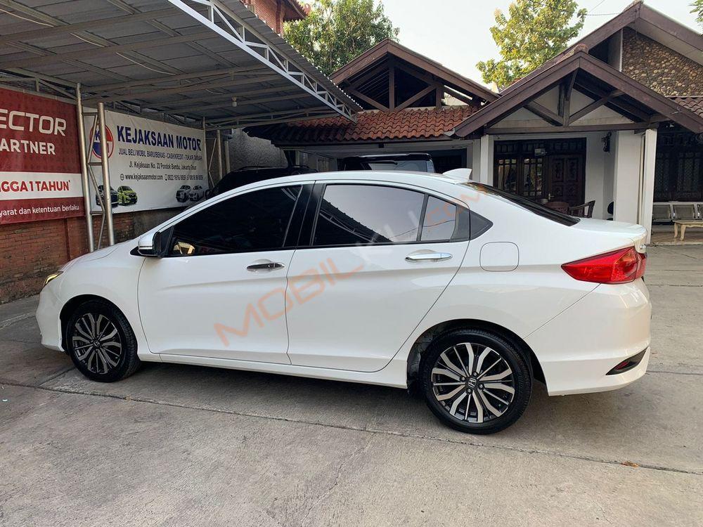 Mobil Honda City Sedan 2017
