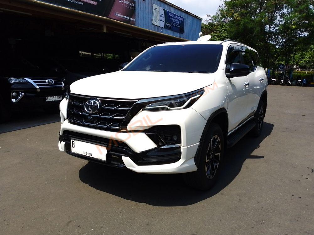 Mobil Toyota Fortuner 2022