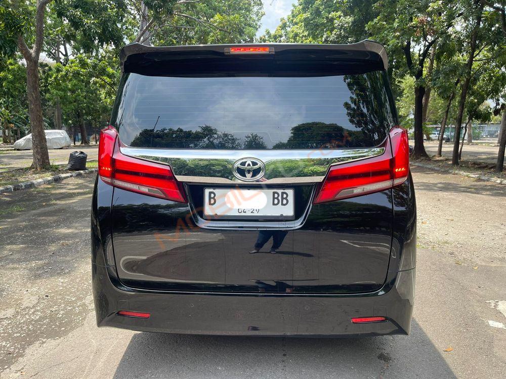 Mobil Toyota Alphard 2020