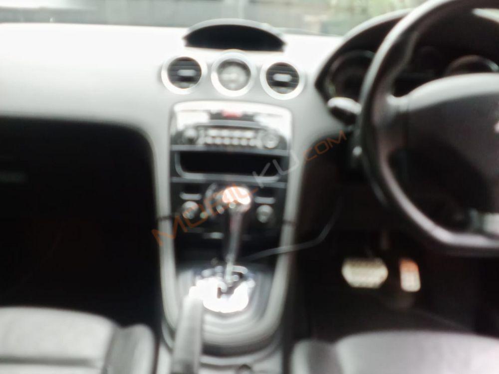 Mobil Peugeot RCZ 2012