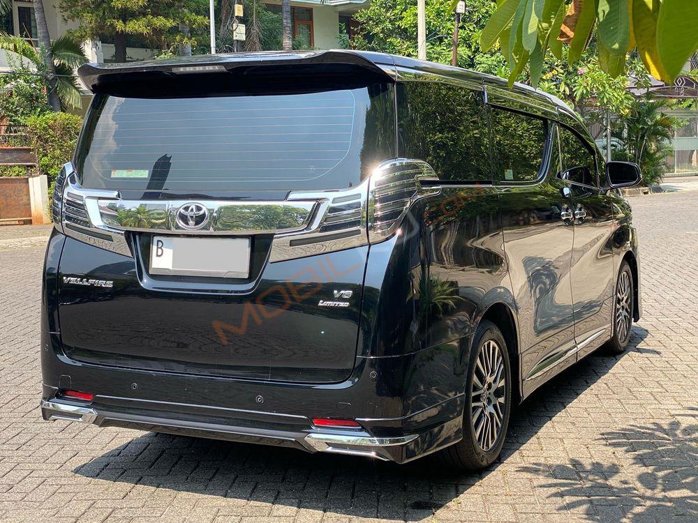 Mobil Toyota Vellfire 2016