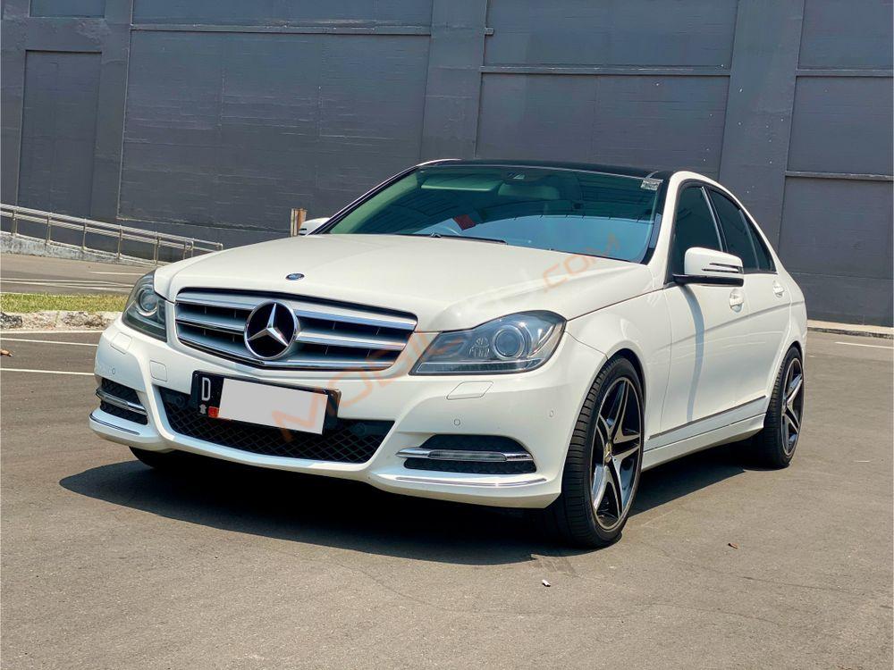 Mobil Mercedes-Benz C-Class 2013