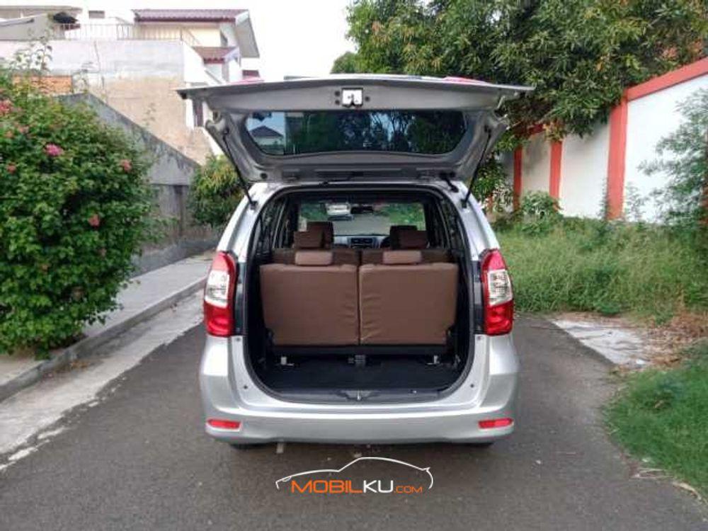 Mobil Daihatsu Xenia 2016