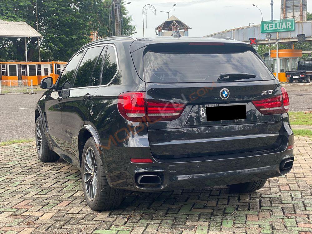 Mobil BMW X5 2015