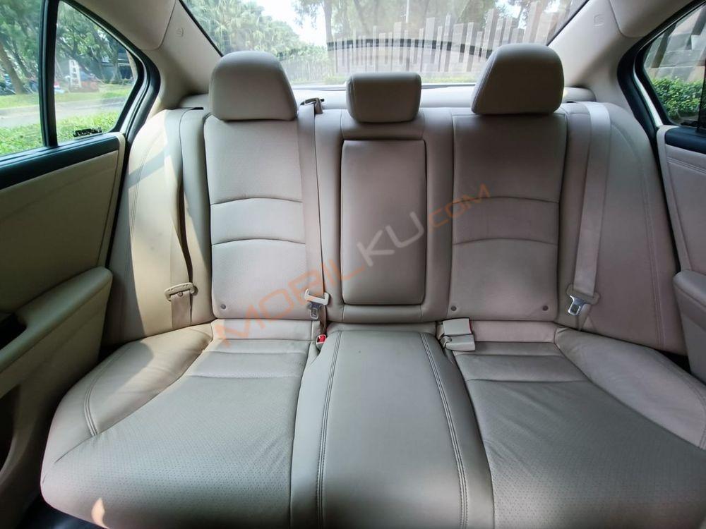 Mobil Honda Accord 2015