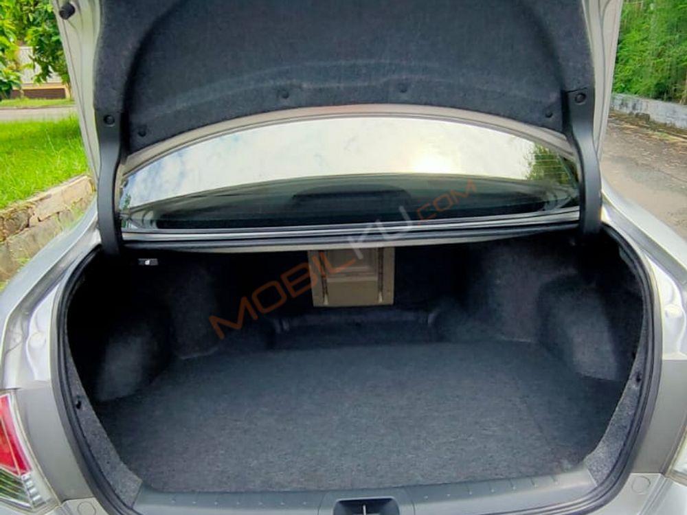 Mobil Honda Accord 2012