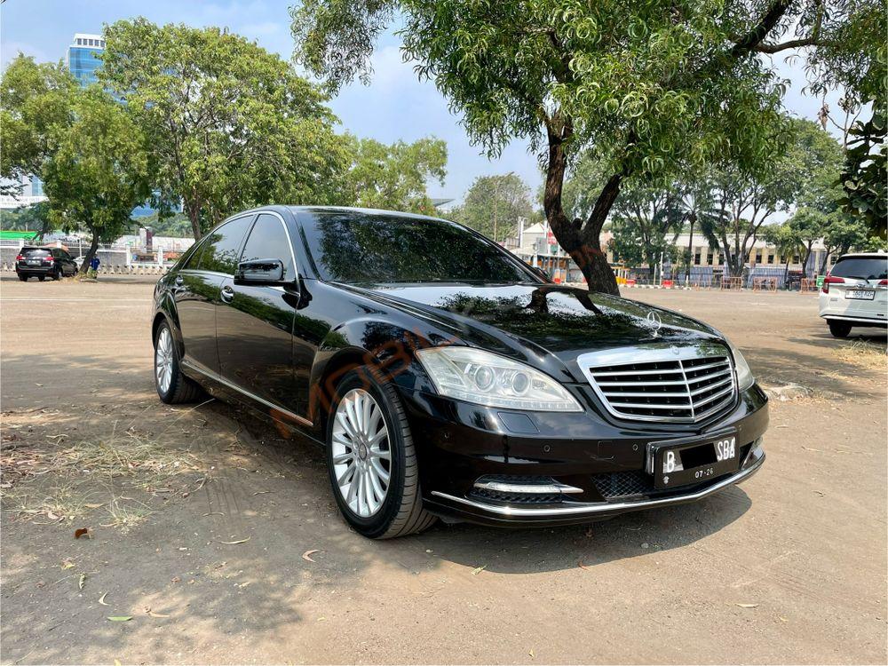 Mobil Mercedes-Benz S-Class 2011