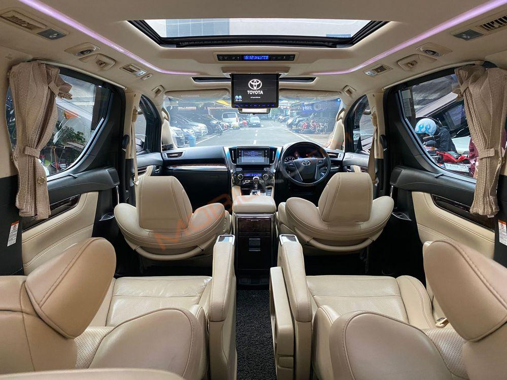 Mobil Toyota Alphard 2019
