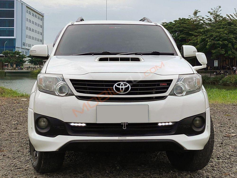 Mobil Toyota Fortuner 2015