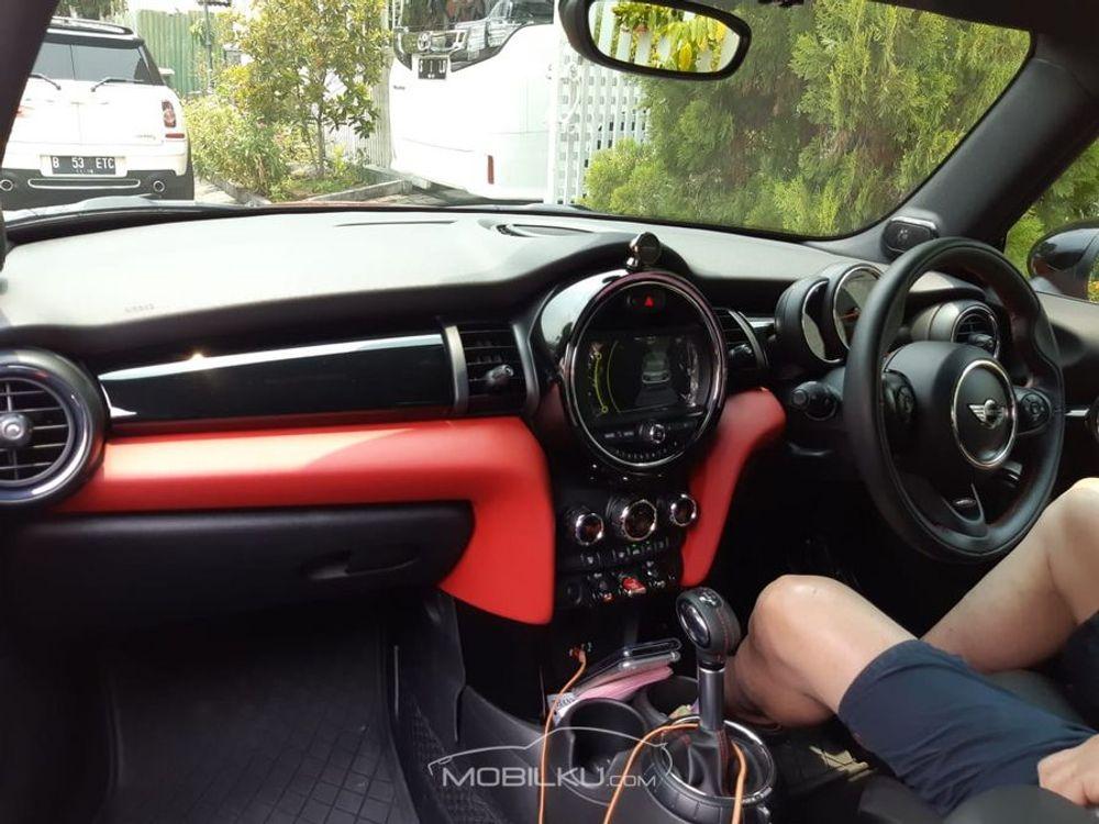 Mobil MINI 5-Door 2017