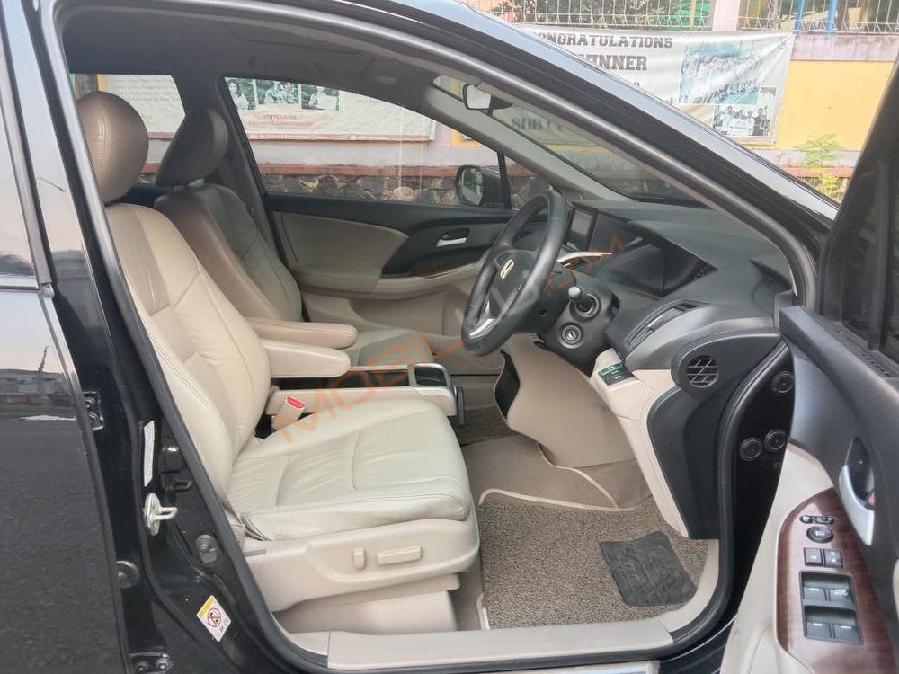 Mobil Honda Odyssey 2017