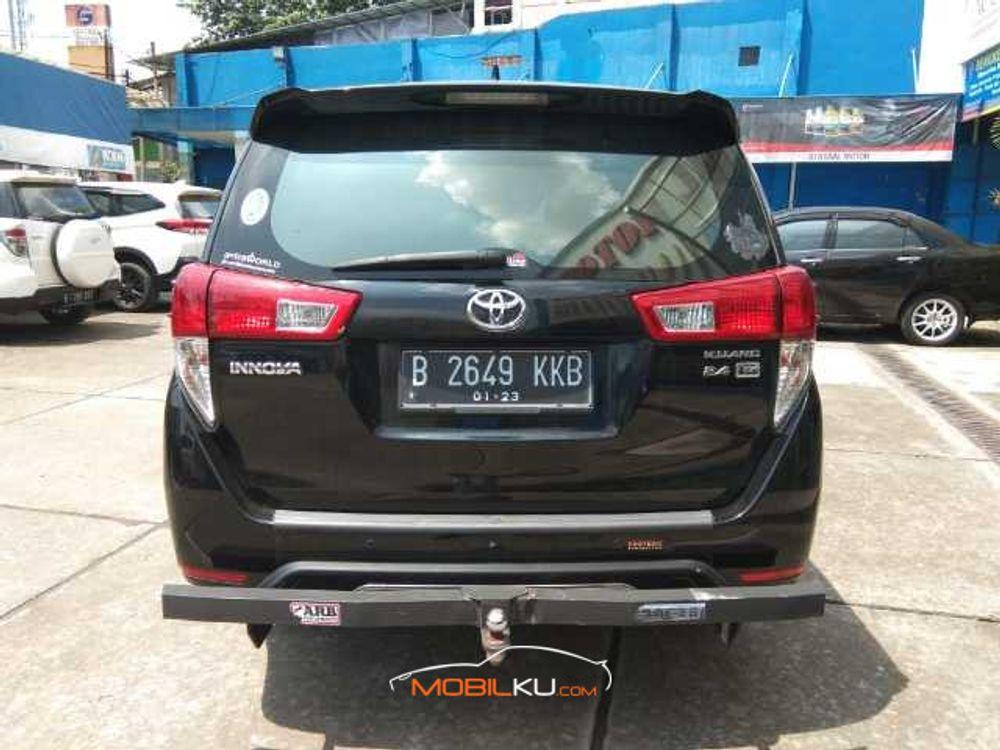 Mobil Toyota Kijang Innova 2017
