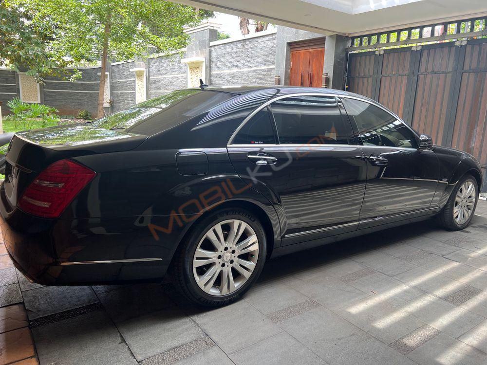 Mobil Mercedes-Benz S-Class 2012