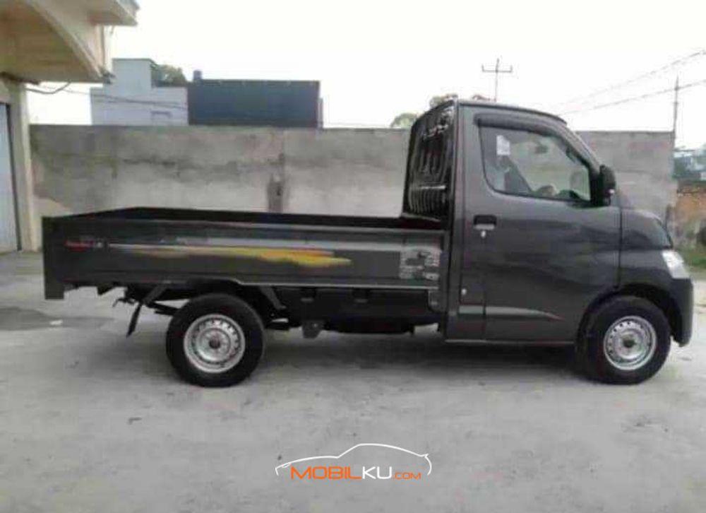 Mobil Daihatsu Gran Max 2018