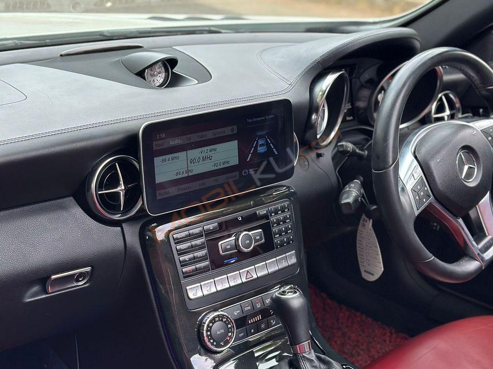 Mobil Mercedes-Benz SLK 2012