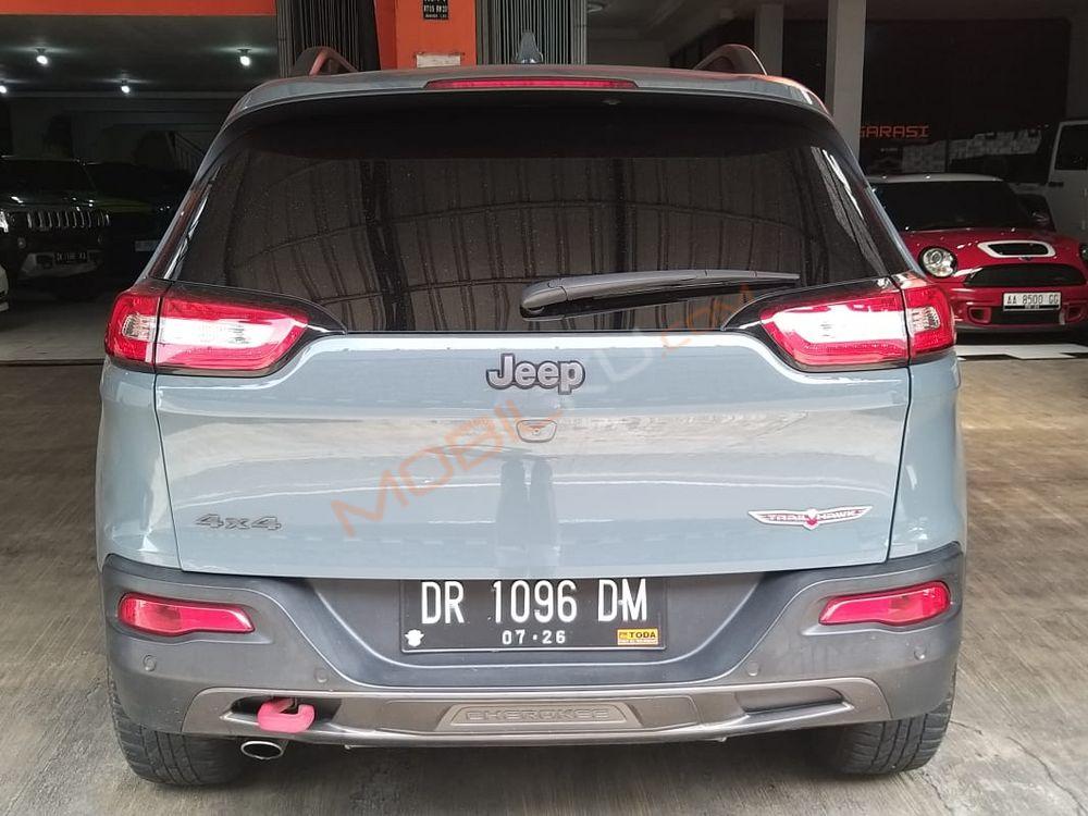 Mobil Jeep Cherokee 2014