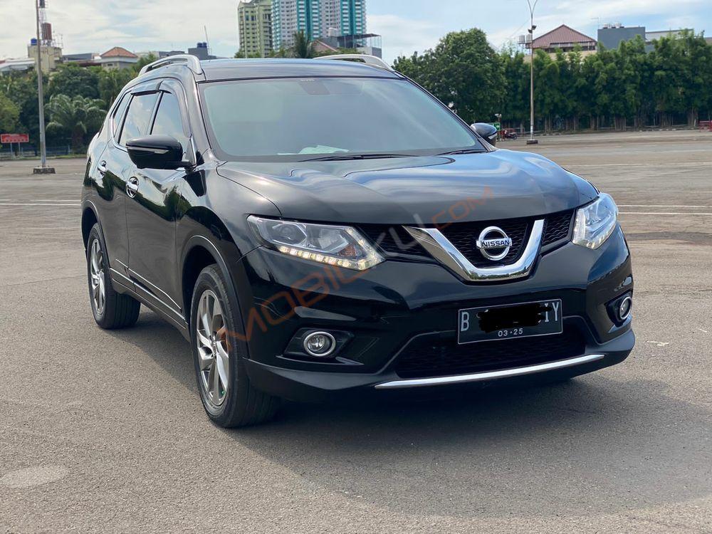 Mobil Nissan X-Trail 2015