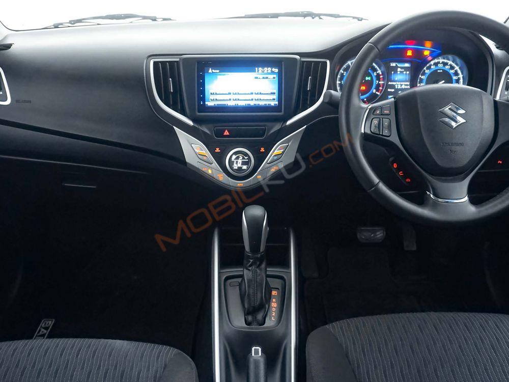 Mobil Suzuki Baleno 2019