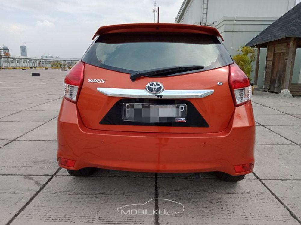 Mobil Toyota Yaris 2016